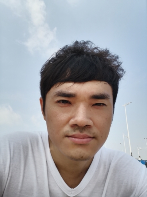 老实人的第一张照片--全国闪婚服务中心