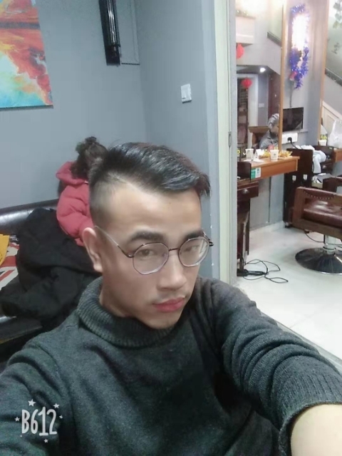 土豆的忧伤的第一张照片--全国闪婚服务中心