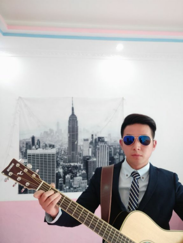 知心男友的第一张照片--全国闪婚服务中心