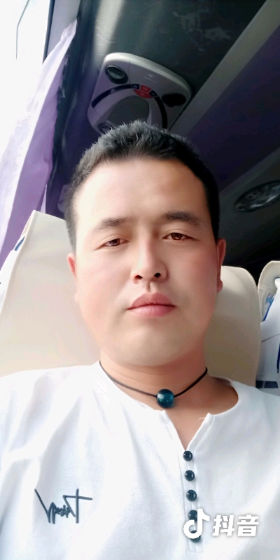 瞬间被爱上的第一张照片--全国闪婚服务中心