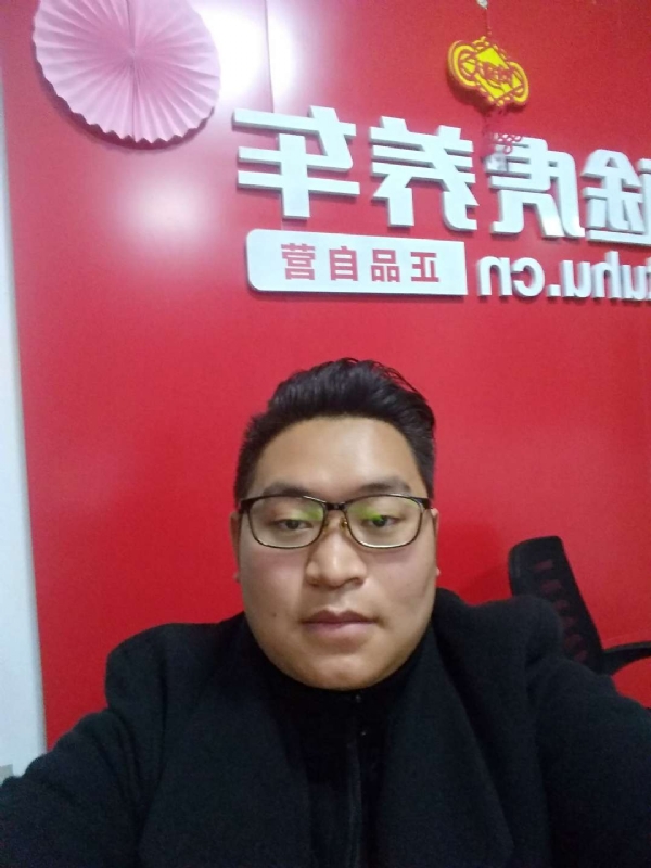 向上倾斜45度的第一张照片--全国闪婚服务中心