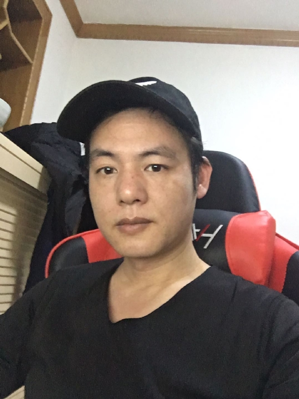 扛枪打鸟的第一张照片--全国闪婚服务中心