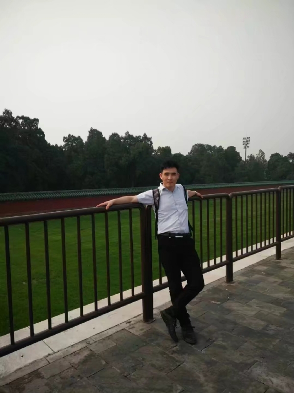 牛郎的第三张照片--全国闪婚服务中心