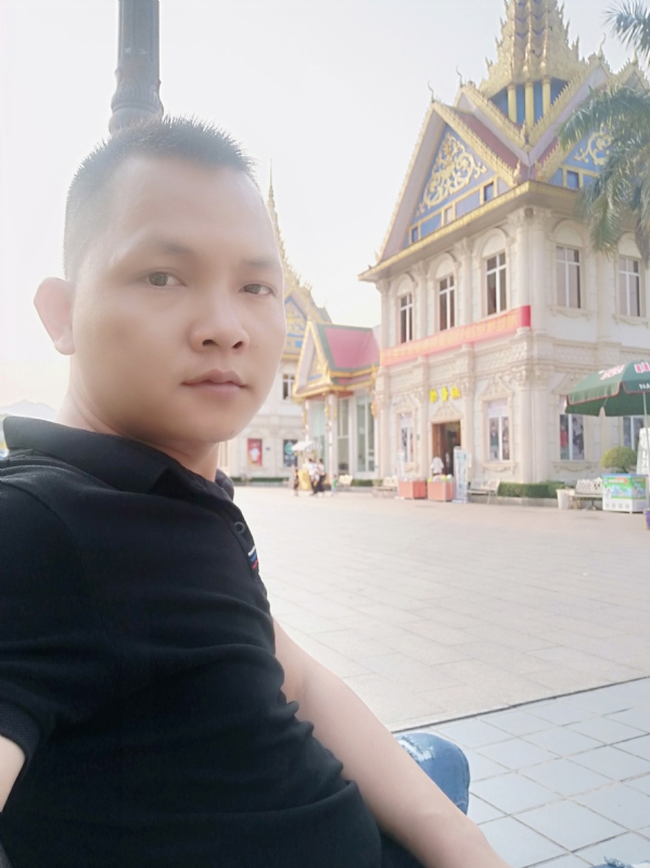漂泊者的第一张照片--全国闪婚服务中心