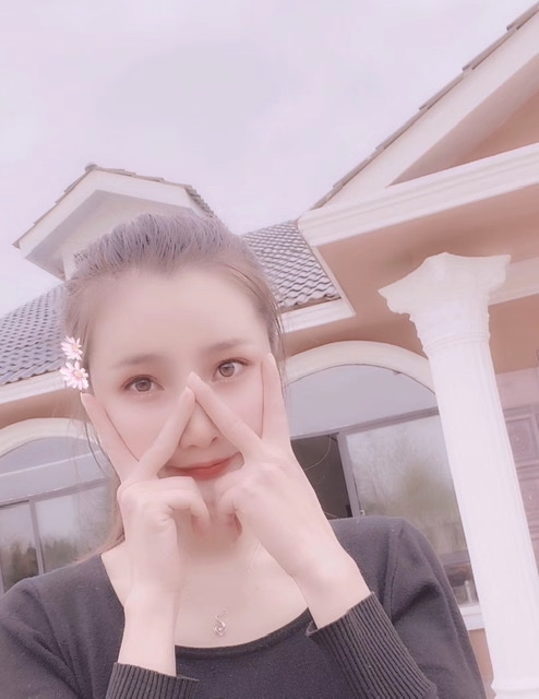 小媛的第一张照片--全国闪婚服务中心