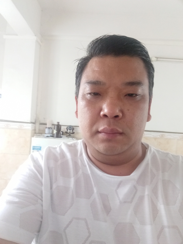 帅帅的第一张照片--全国闪婚服务中心