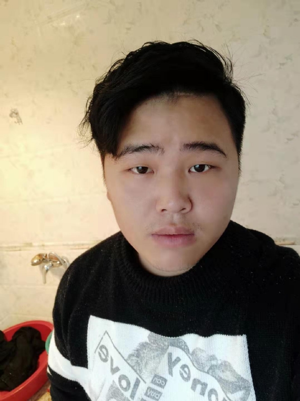小李的第一张照片--全国闪婚服务中心