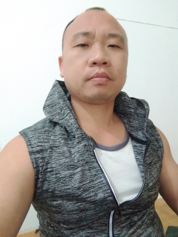whm的第二张照片--全国闪婚服务中心