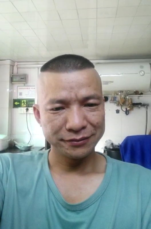 自创生涯的第一张照片--全国闪婚服务中心