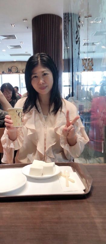 Lina的第一张照片--全国闪婚服务中心