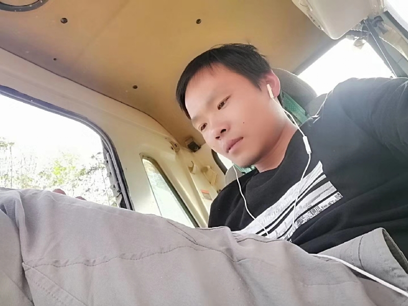 夜魇的第四张照片--全国闪婚服务中心