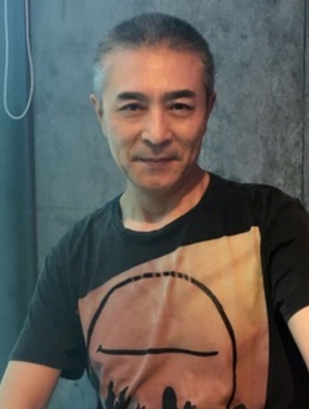 拥抱明天的第一张照片--全国闪婚服务中心