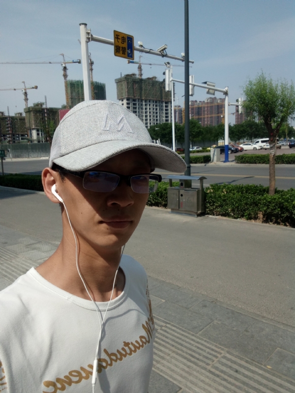 挥一挥手什么都没有的第一张照片--全国闪婚服务中心