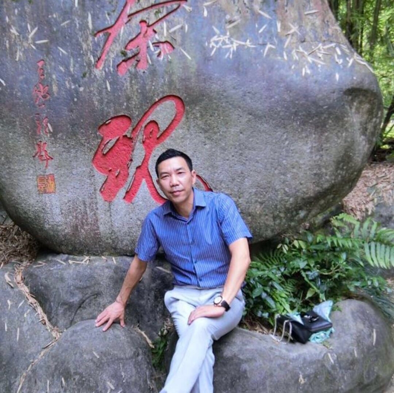 老·黄的第一张照片--全国闪婚服务中心