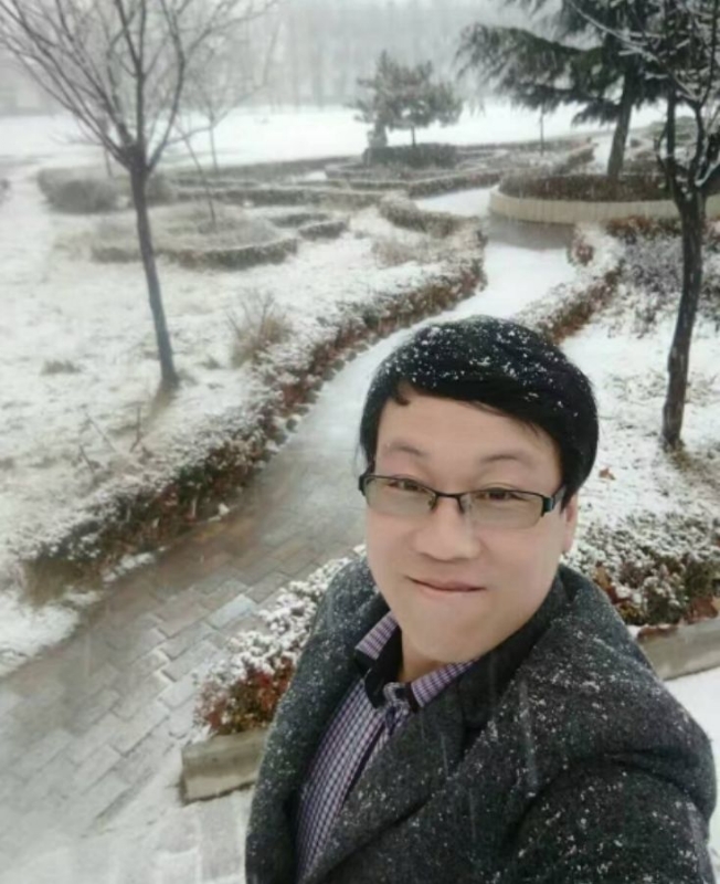 一吻天荒的第二张照片--全国闪婚服务中心