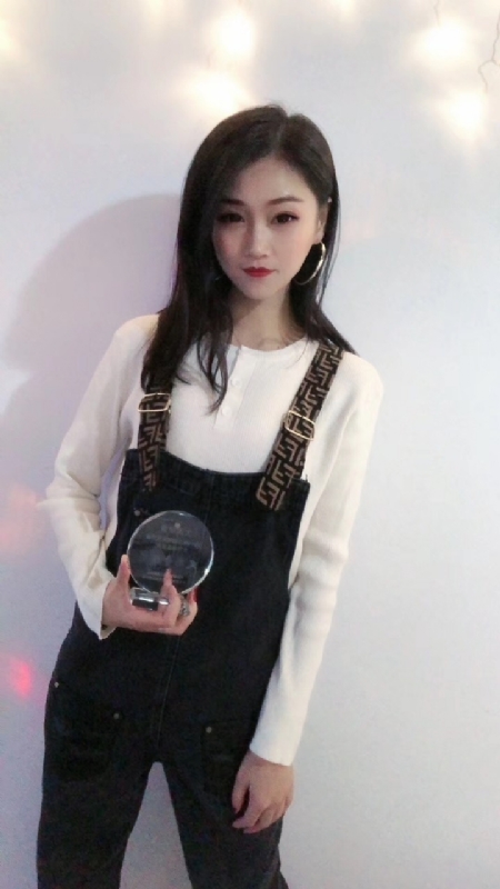 迷人的小璐的第一张照片--全国闪婚服务中心