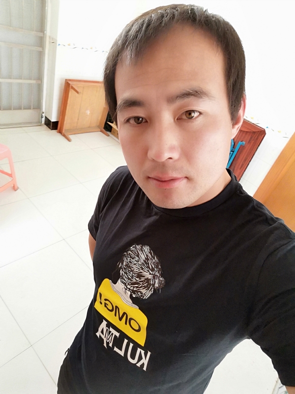 东海龙王的第二张照片--全国闪婚服务中心
