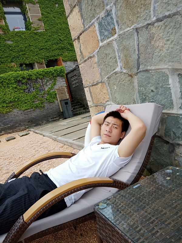 真心寻找另一半的第一张照片--全国闪婚服务中心