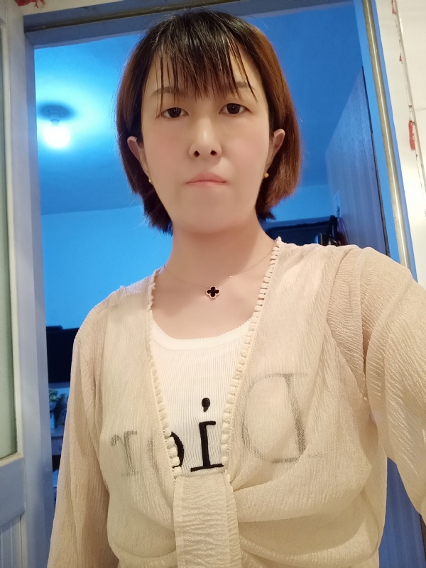 芬儿的第一张照片--全国闪婚服务中心