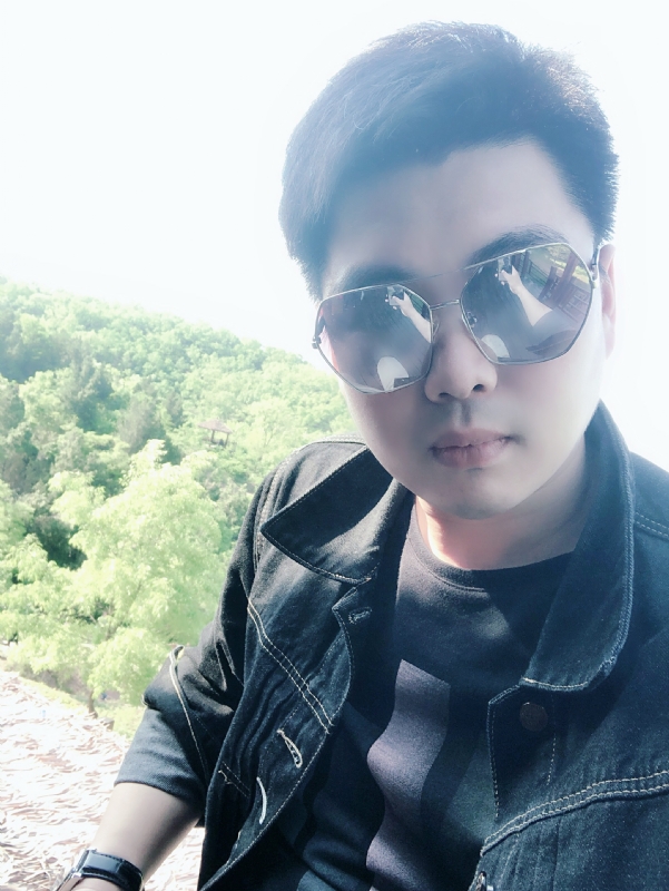 刁雅楠的第一张照片--全国闪婚服务中心