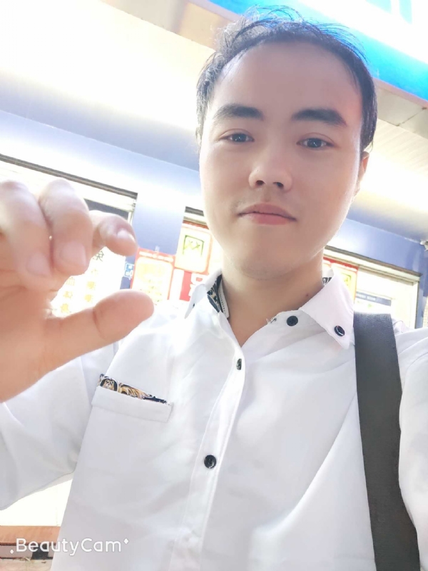 开心就好的第一张照片--全国闪婚服务中心