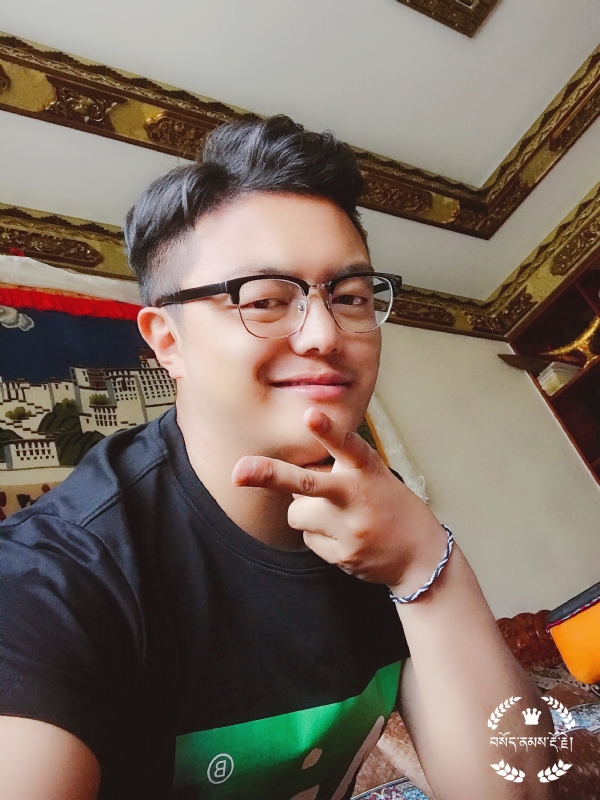 橙男的第四张照片--全国闪婚服务中心