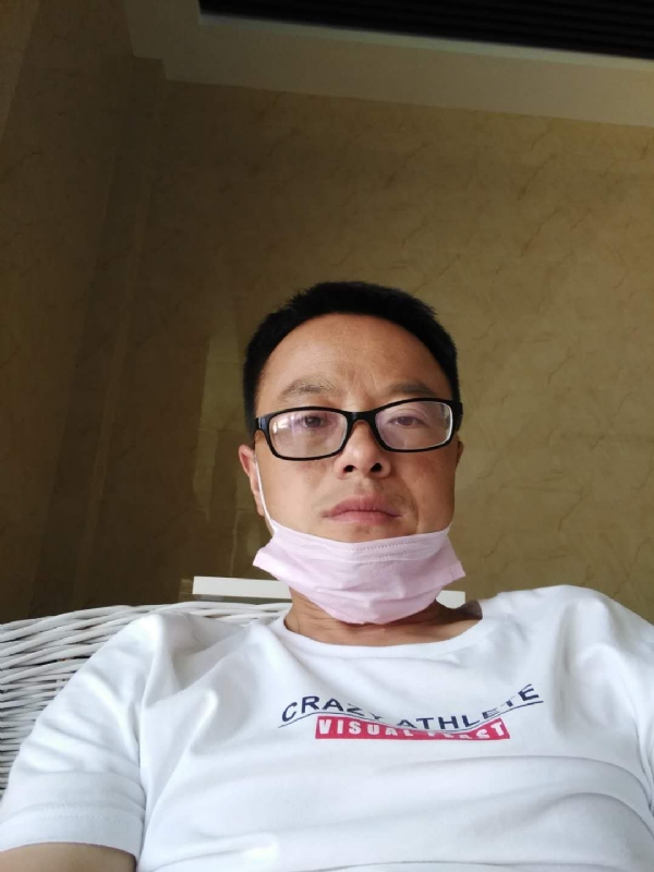 小马奔腾的第一张照片--全国闪婚服务中心