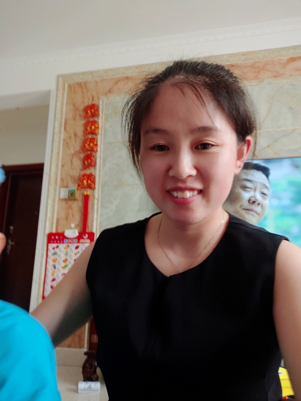 睿智的第一张照片--全国闪婚服务中心