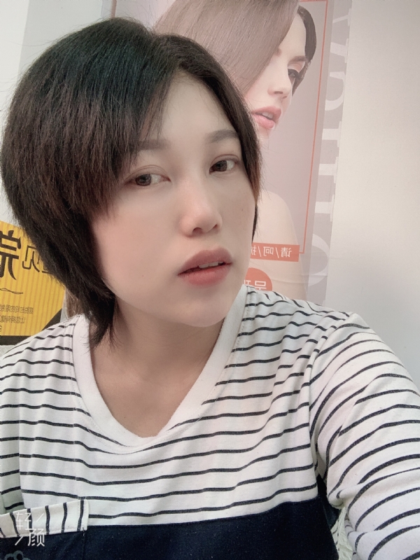 寻找爱情的第一张照片--全国闪婚服务中心