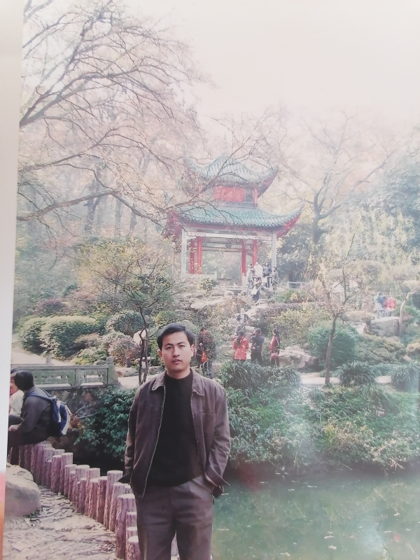 沧海一粟的第一张照片--全国闪婚服务中心
