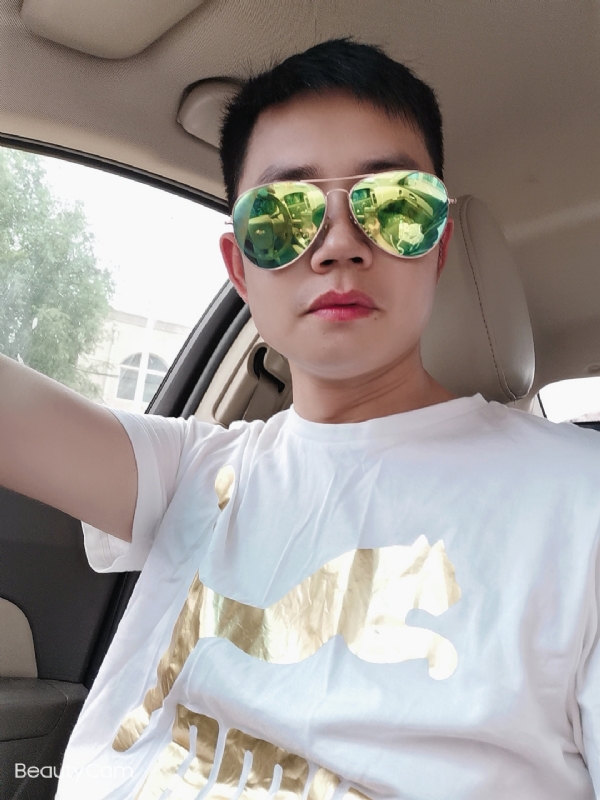 奋斗的第一张照片--全国闪婚服务中心