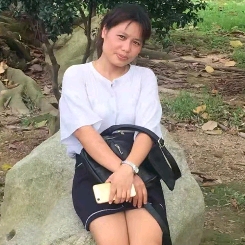 小燕子的第一张照片--全国闪婚服务中心