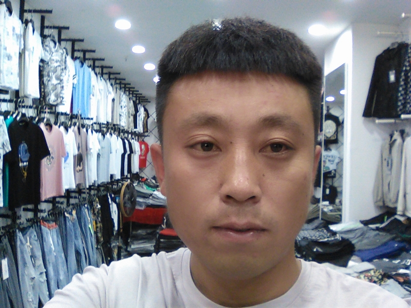 冰冷的心的第二张照片--全国闪婚服务中心
