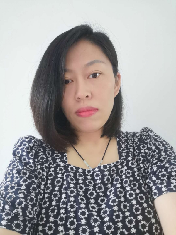 一笑而过的第一张照片--全国闪婚服务中心
