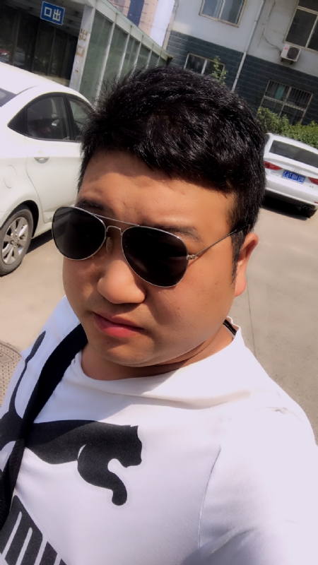 杨志强的第二张照片--全国闪婚服务中心