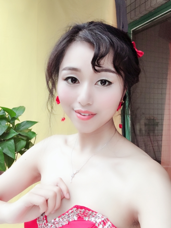 薇薇的第一张照片--全国闪婚服务中心