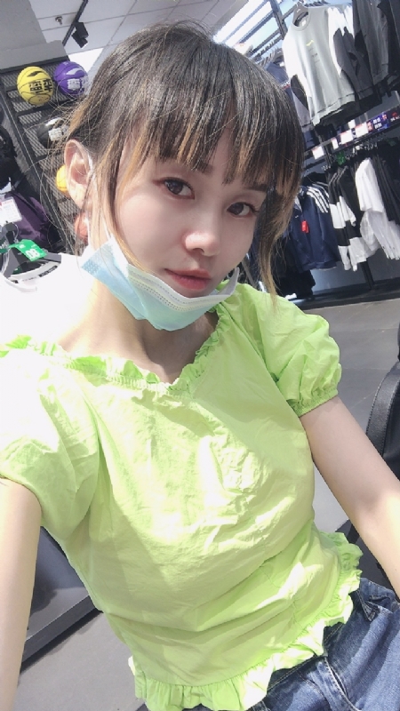 婀娜袅袅的第一张照片--全国闪婚服务中心