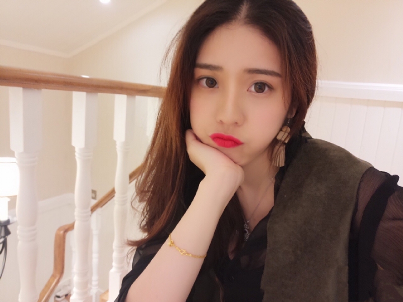 陈怡的第一张照片--全国闪婚服务中心