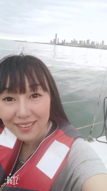 月的第二张照片--全国闪婚服务中心