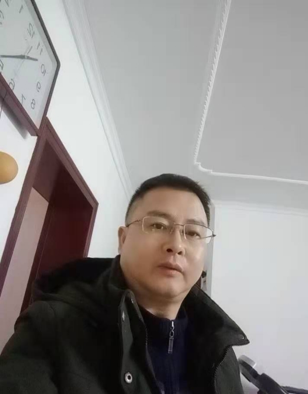 想牵你的手的第一张照片--全国闪婚服务中心