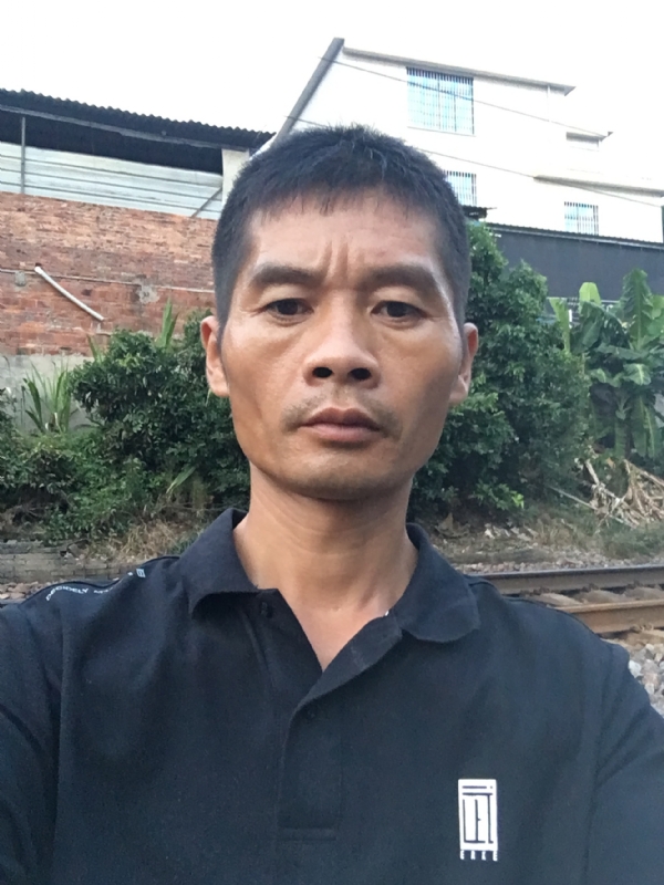 小张的第一张照片--全国闪婚服务中心