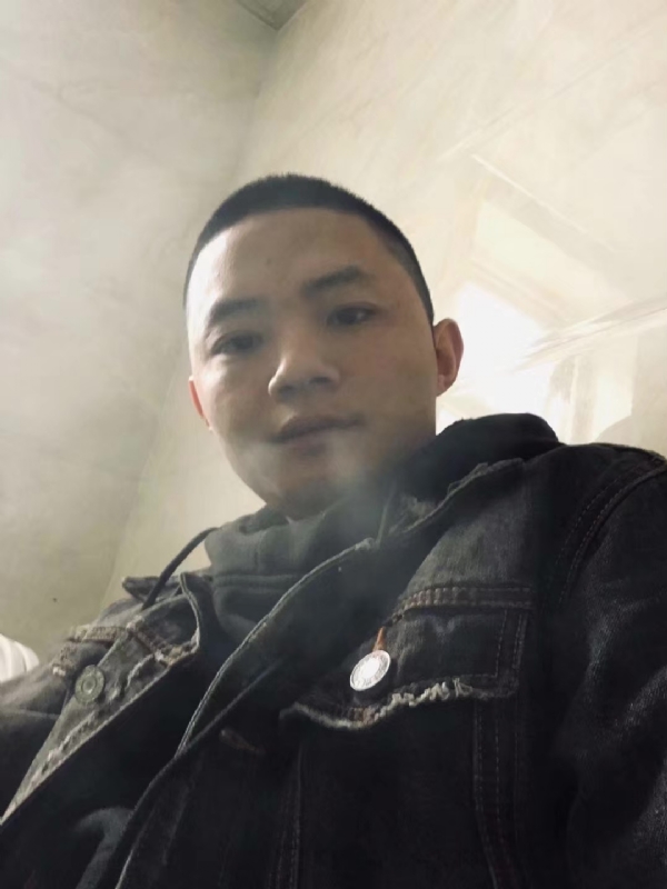 来的第一张照片--全国闪婚服务中心