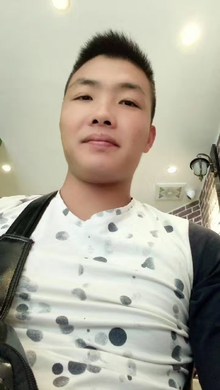 吃生蚝的小乖乖的第一张照片--全国闪婚服务中心