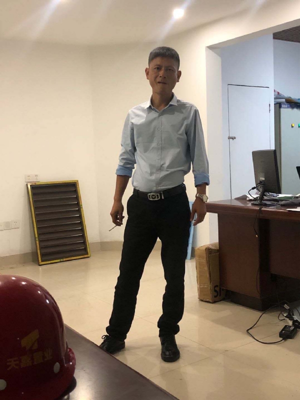 郁闷之中的第一张照片--全国闪婚服务中心