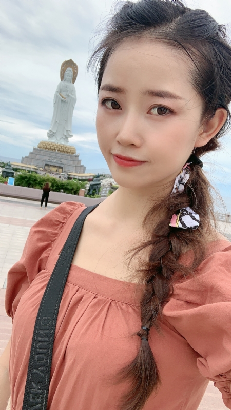 宁乙的第四张照片--全国闪婚服务中心