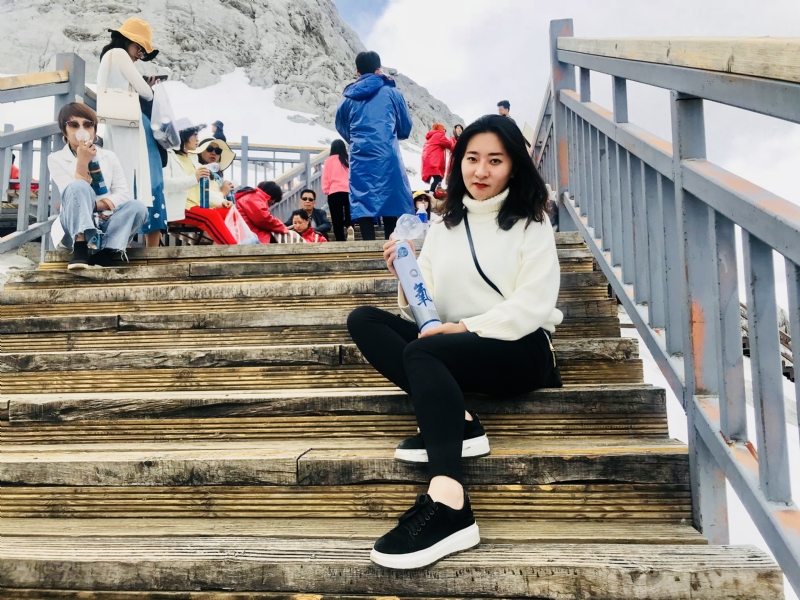 依雪的第四张照片--全国闪婚服务中心