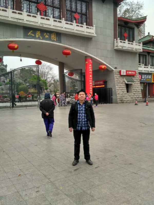 在奋斗的第一张照片--全国闪婚服务中心