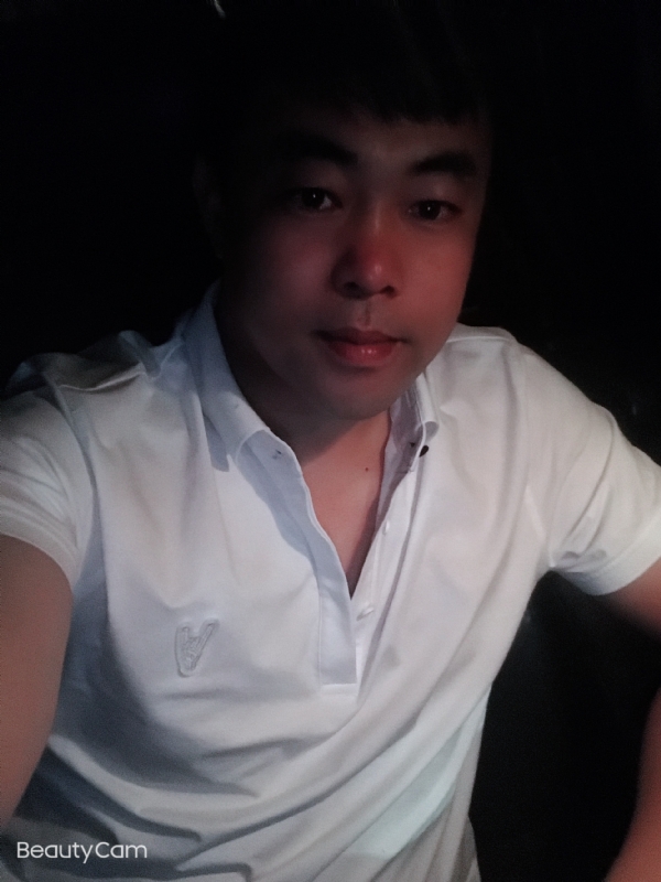 张苹果的第一张照片--全国闪婚服务中心