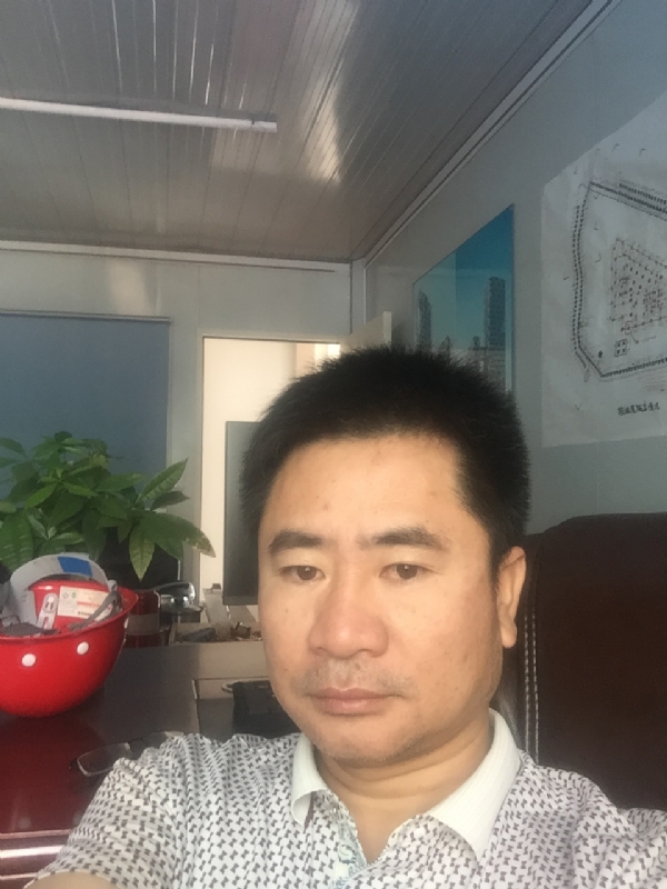 一步之遥的第一张照片--全国闪婚服务中心