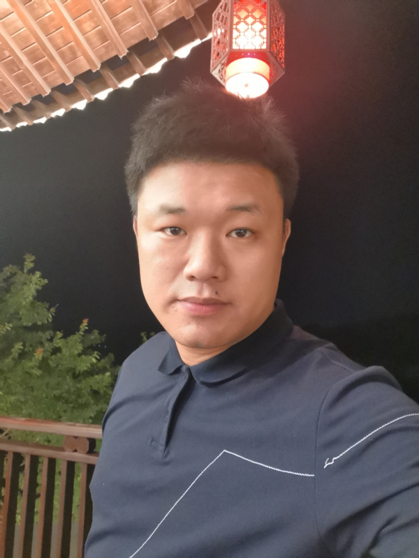 耿直boy的第一张照片--全国闪婚服务中心